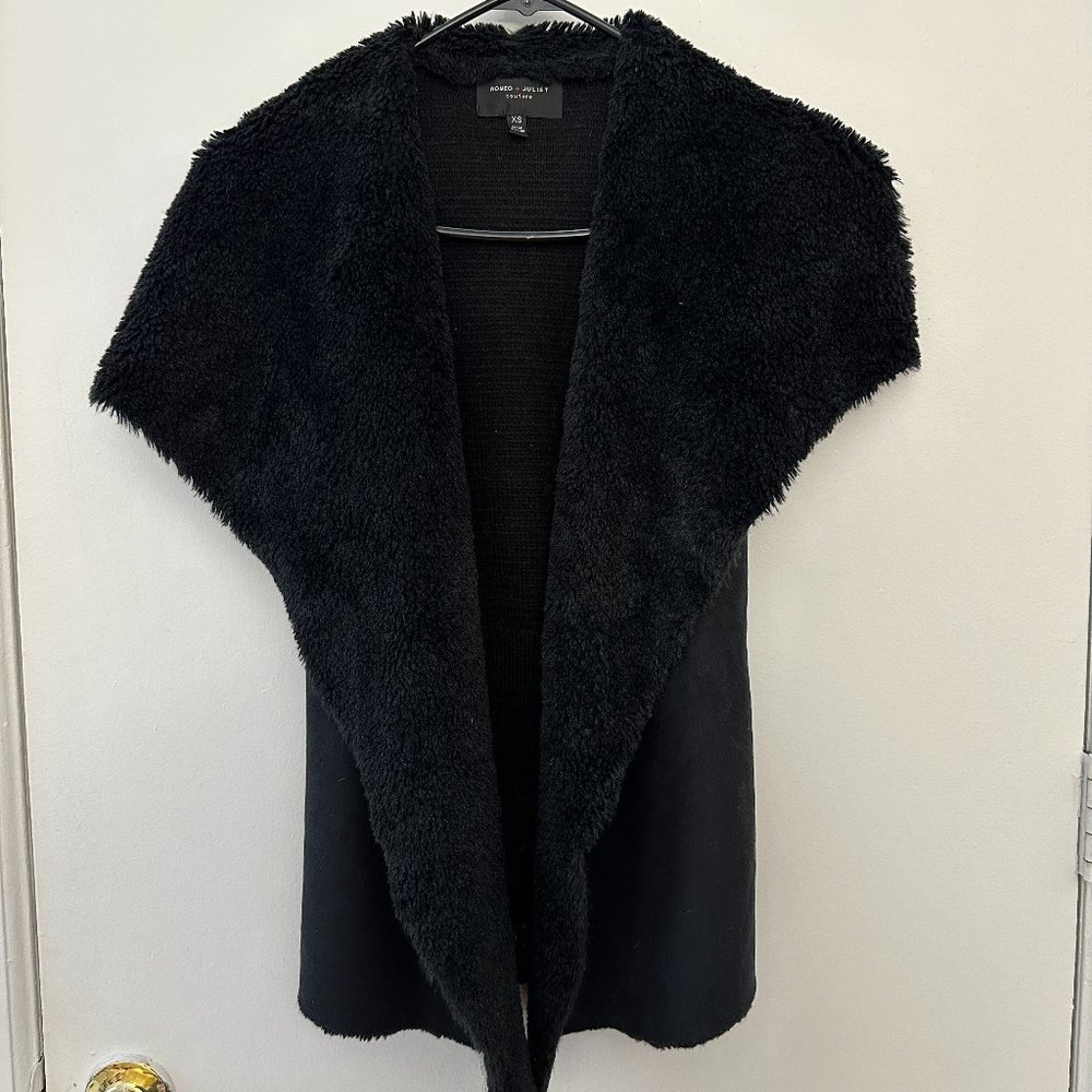 Romeo & Juliet couture - Black faux fur vest XS